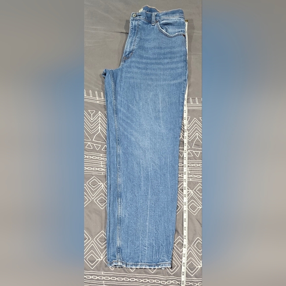 Abercrombie The Mom High Rise Jean Size 10/30 - Picture 2 of 7